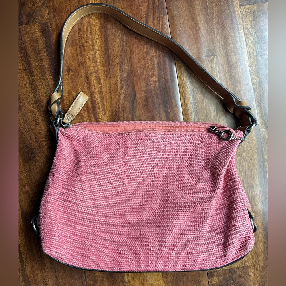 Great condition pink and tan Fossil purse